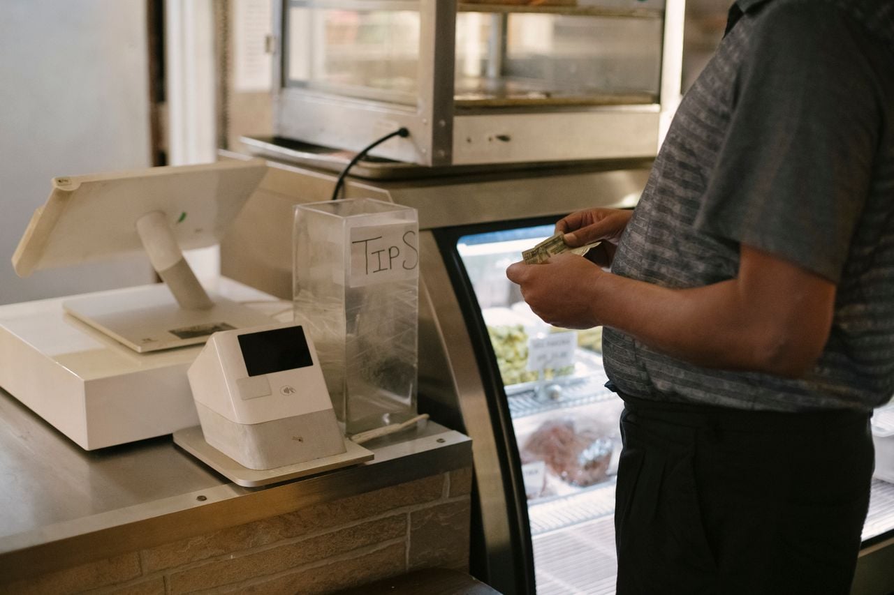 Best Tip Management Software for Restaurants