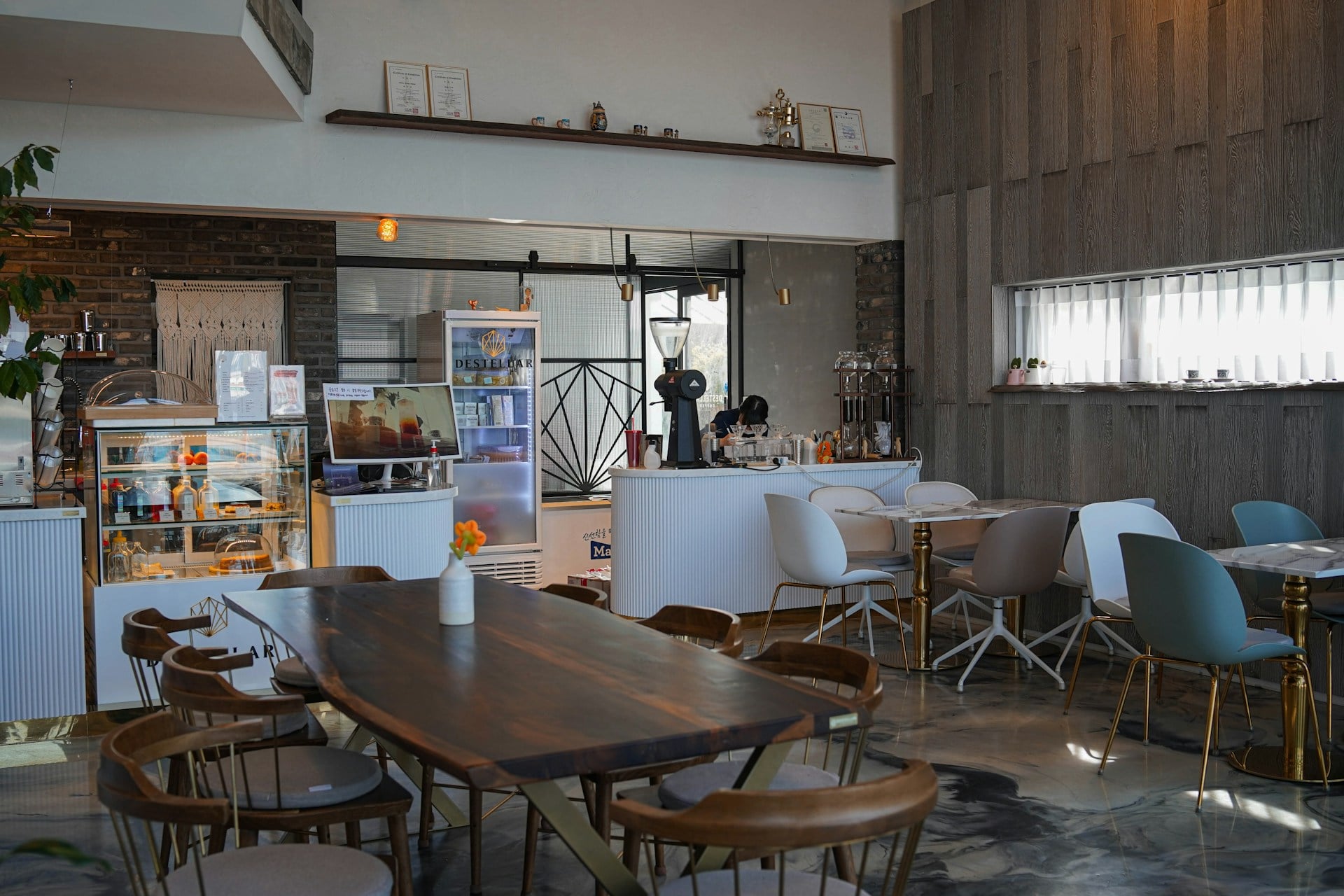 Hireology Review 2026: Pros and Cons for Restaurant Hiring