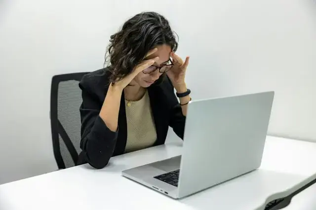 How To Deal With Employee Performance Issues